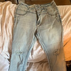 High wastes jeans light wash ripped